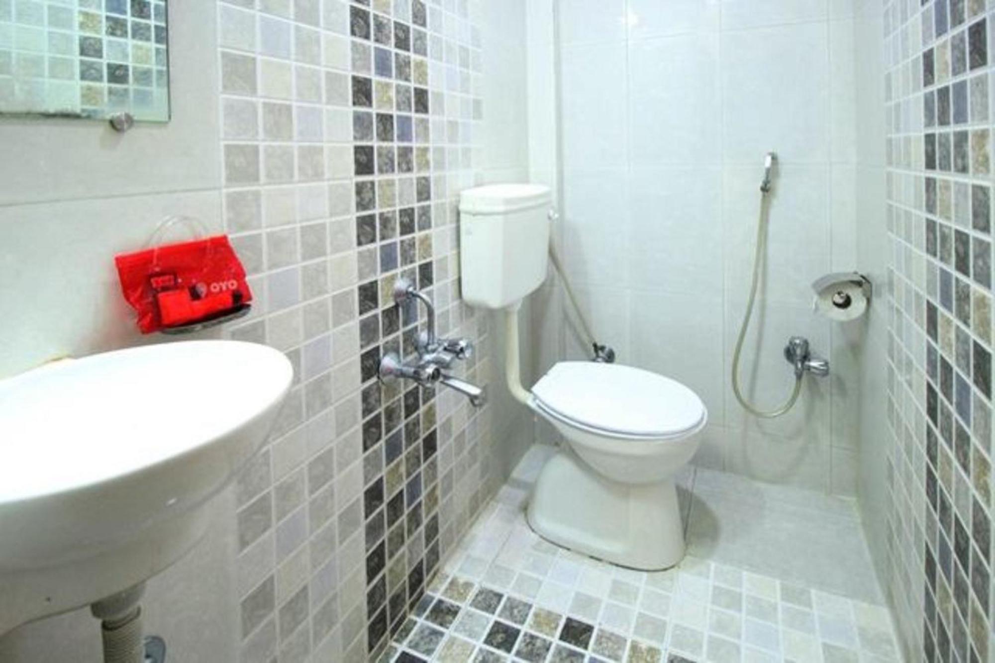 Hotel Royal Apple Ahmedabad Eksteriør billede